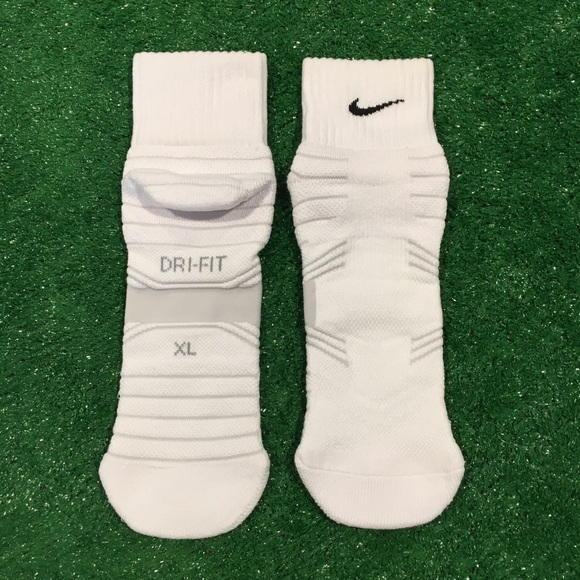NEW NIKE FOOTBALL ANKLE / QUARTER SOCKS - Picture 1 of 2